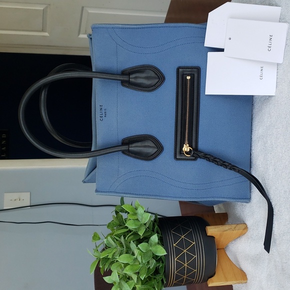 Celine Handbags - Céline Phantom mirco luggage 🔥 😍 💕(largest size)